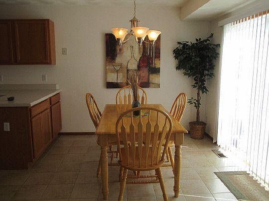 3rd image of 15585 Taylor St