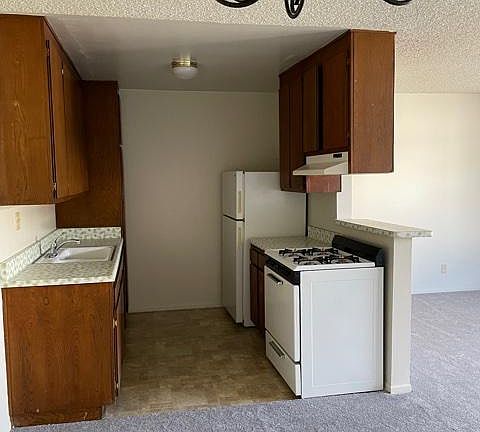 4th image of 1808 S Bundy Dr #6