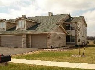 987 Kelly Ln, Sycamore, IL 60178
