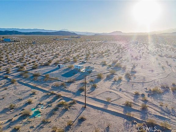 3rd image of 1188 Mile Square Rd