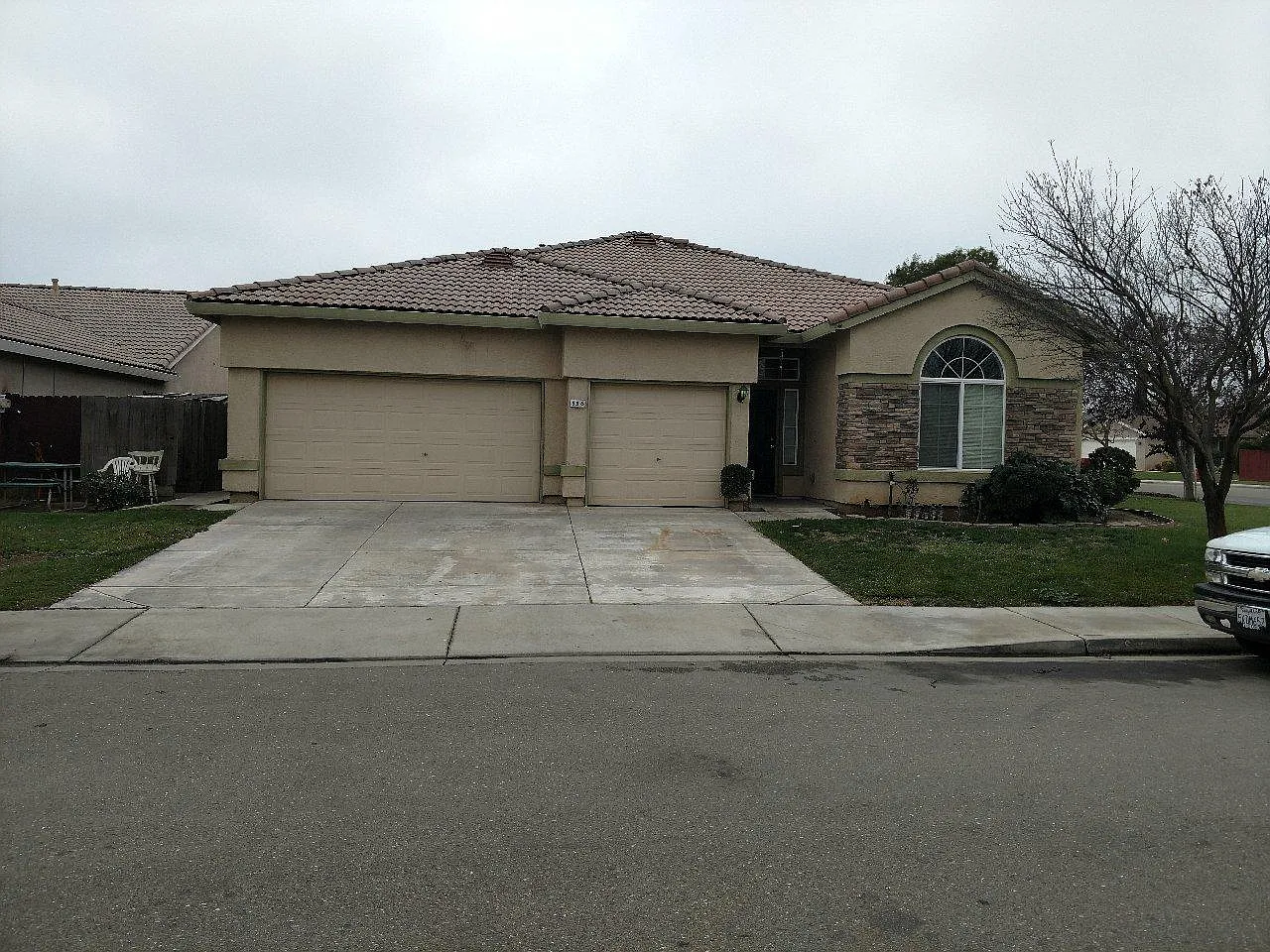 556 Banff Dr photo 1