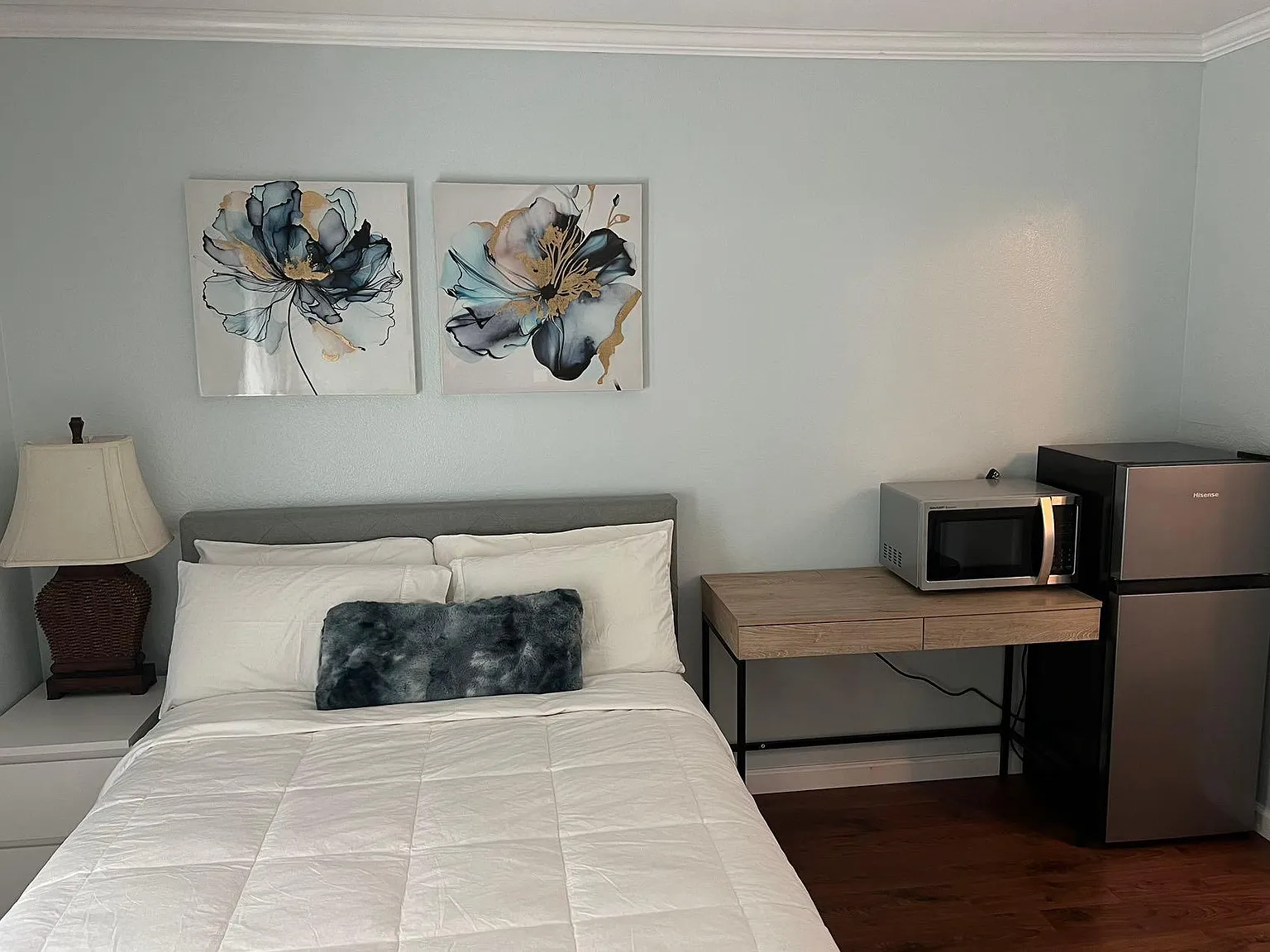1 bed, 280 sqft, $1,300 — Photo 1