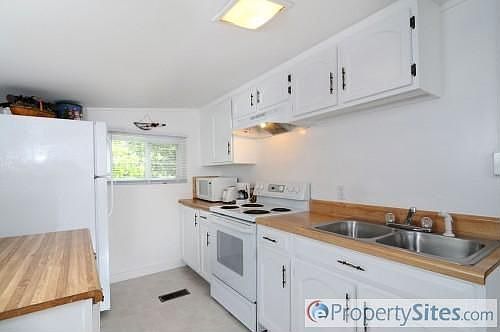 4th image of 1743 Price Ave