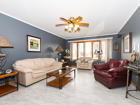3rd image of 5800 W 89th Pl