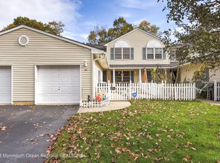32 Cherrywood Cir #132, Brick, NJ 08724
