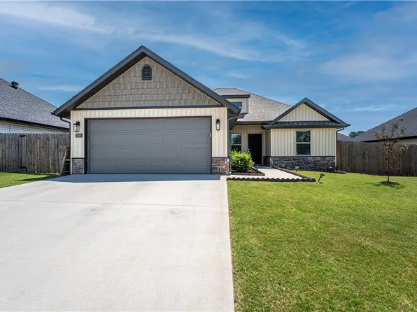 2505 S D St, Rogers, AR 72758