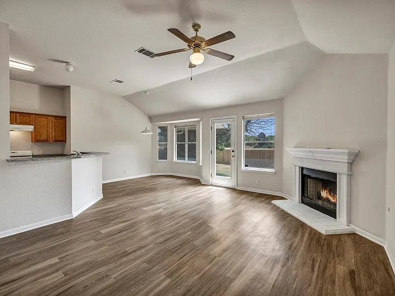 216 Meadowside Dr — Photo 22