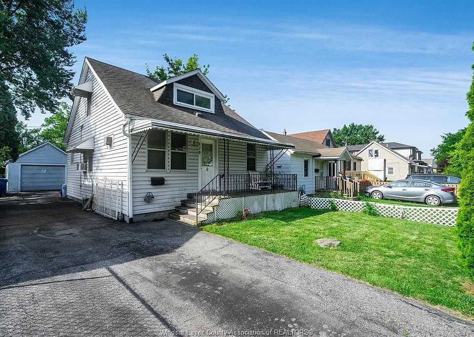 1st image of 679 Stanley St
