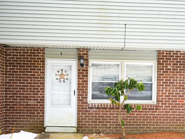 139 S Main St APT 4, Laconia, NH 03246