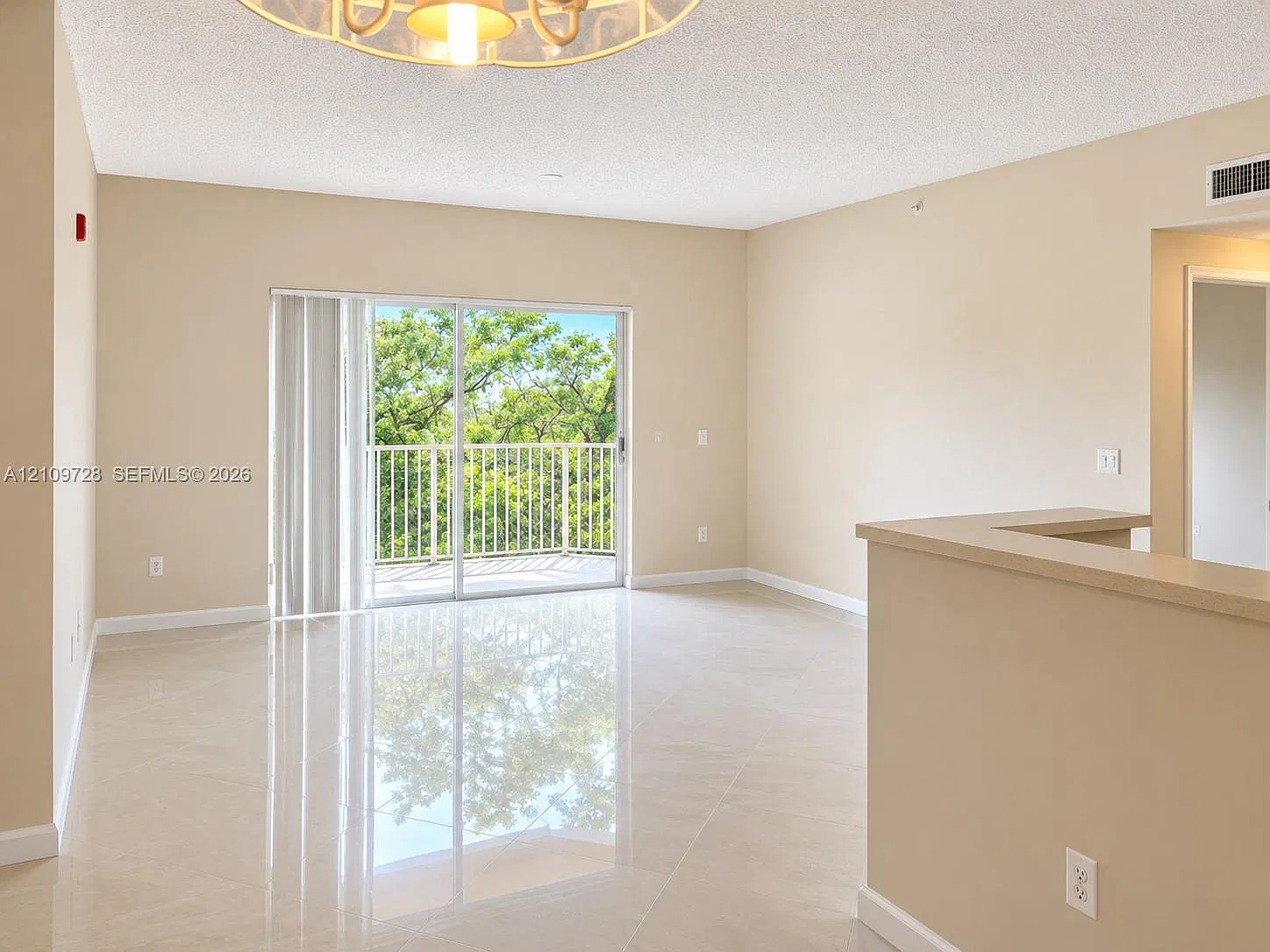 6976 SW 39th St — Photo 3