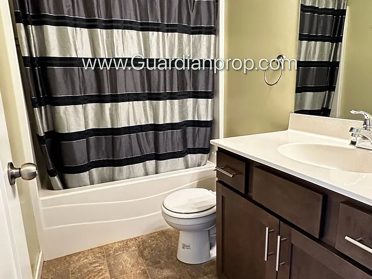 11920 Emery Village Dr N — Photo 10