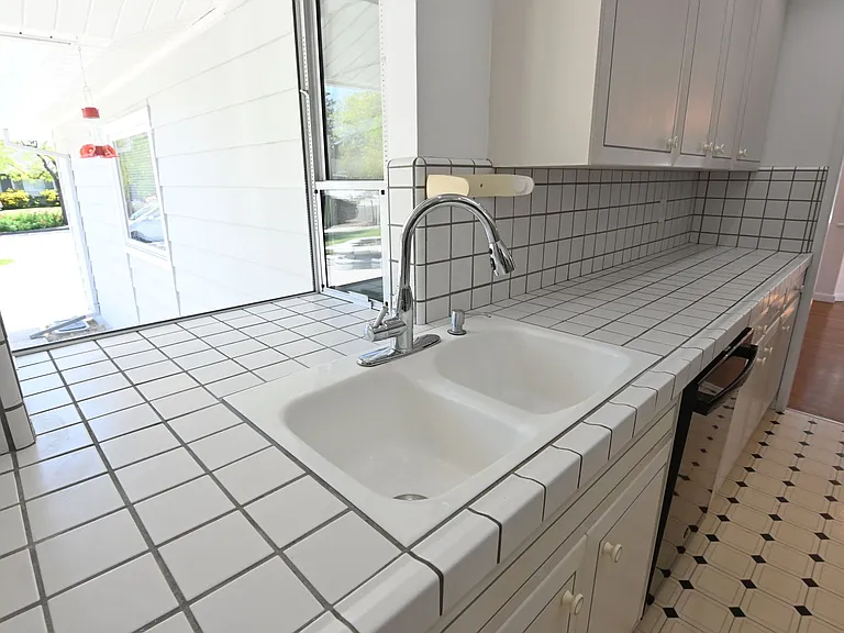 3655 Mona Way — Photo 6