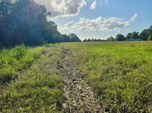 41 County Road 3212, Clarksville, TX 75426