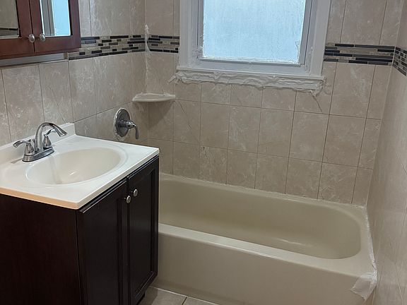 2nd image of 316 N 11th St Floor 2