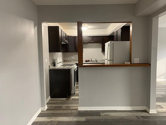 5th image of 1711 Sussex Walk APT B