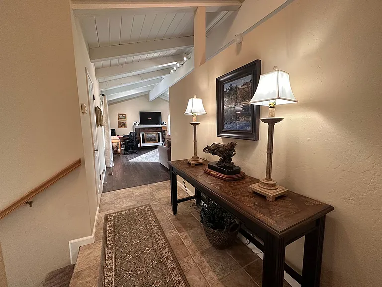 214 Mar Vista Dr — Photo 2