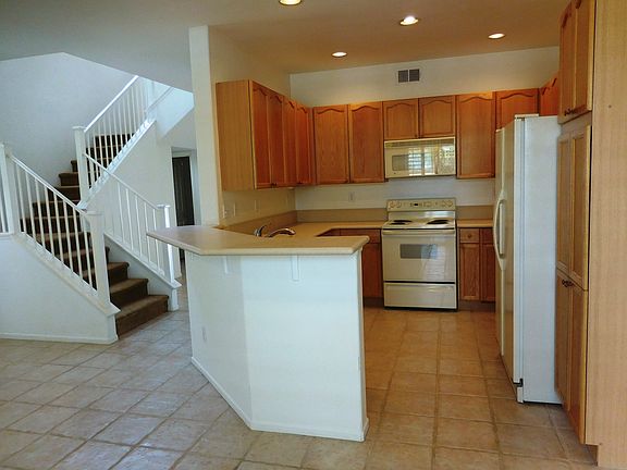 5th image of 3077 W Canyon Ave