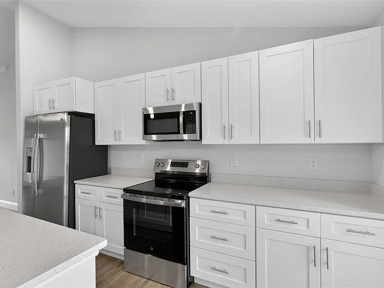 375 Denver Dr — Photo 7