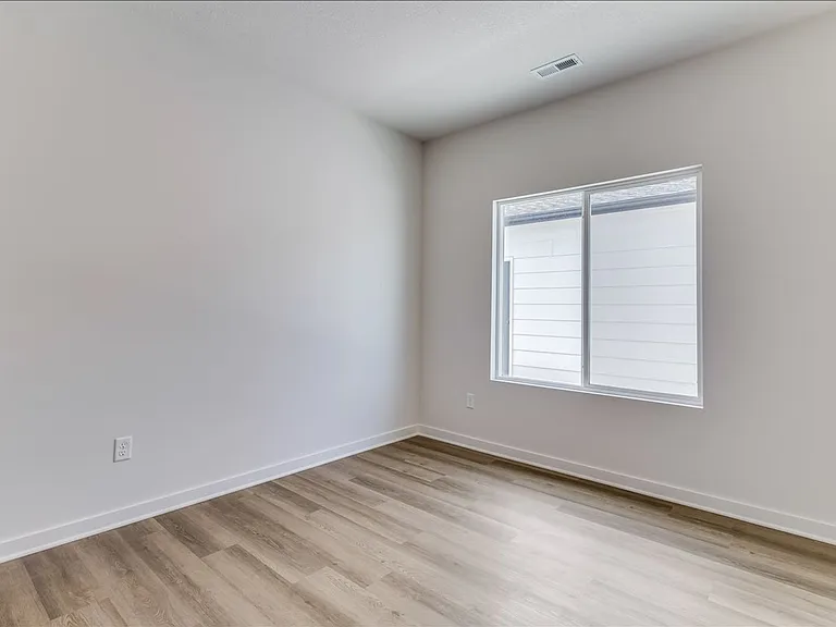 5069 N Vassar St — Photo 13