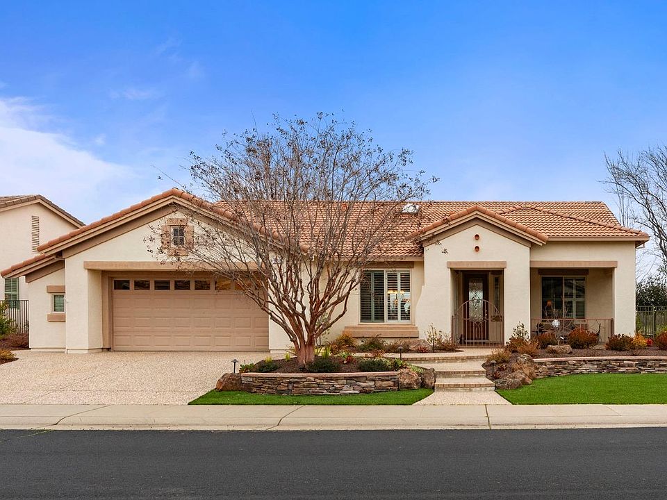 1st image of 890 Yosemite Ln
