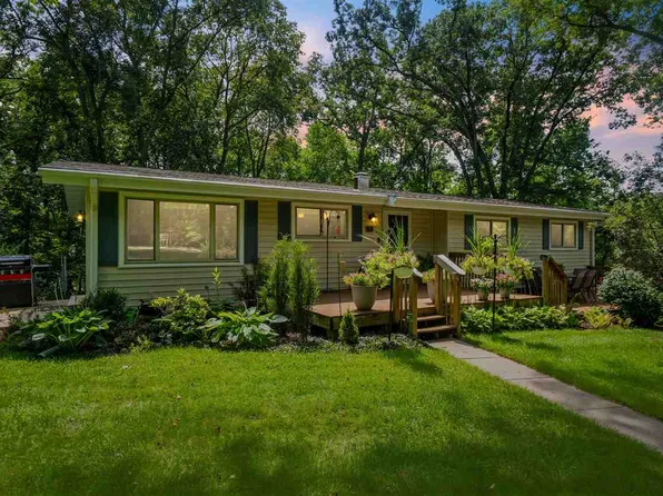 50 Shadow Ln, Lisbon, IA 52253