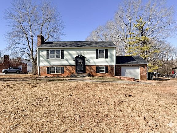 4th image of 225 Arrowhead Dr