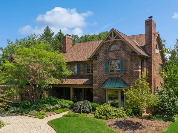 148 Circle Ridge Dr, Burr Ridge, IL 60527