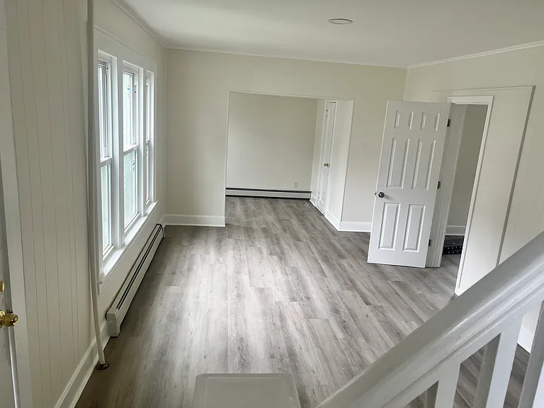 Circular Ave — Photo 1