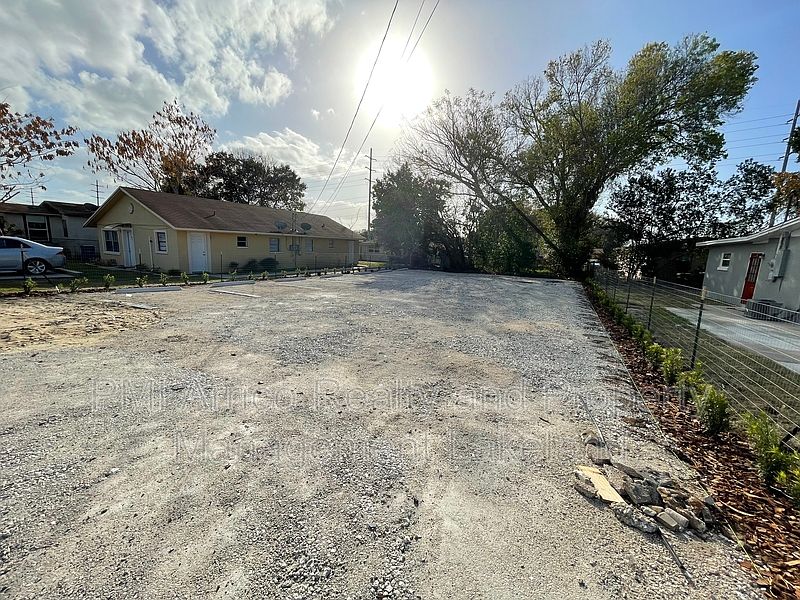 2nd image of 425 F St