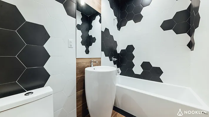 Rented by Jankos Group LLC | media 12