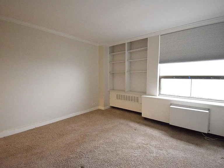 1360 N Sandburg Ter #2101 — Photo 15