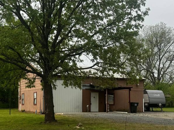 208 E 2nd Ave, Mill Creek, OK 74856