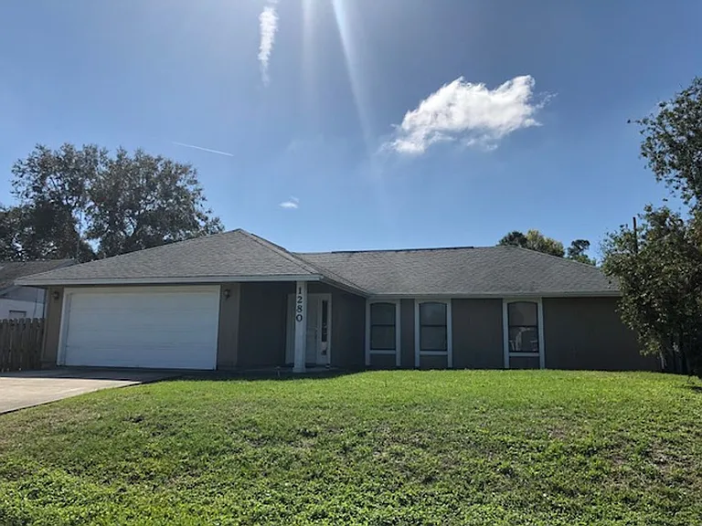1280 SW Jacqueline Ave — Photo 4