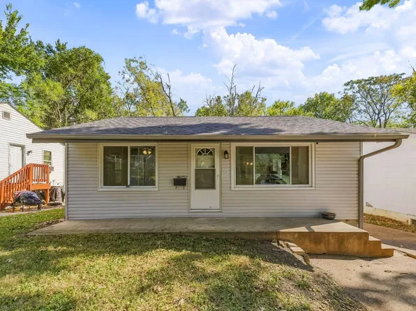 10048 Lord Dr, Saint Louis, MO 63136