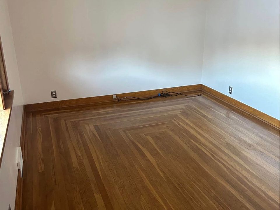 1st image of 457 W Main St #R