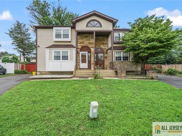 21 Jeremy Dr, Dayton, NJ 08810