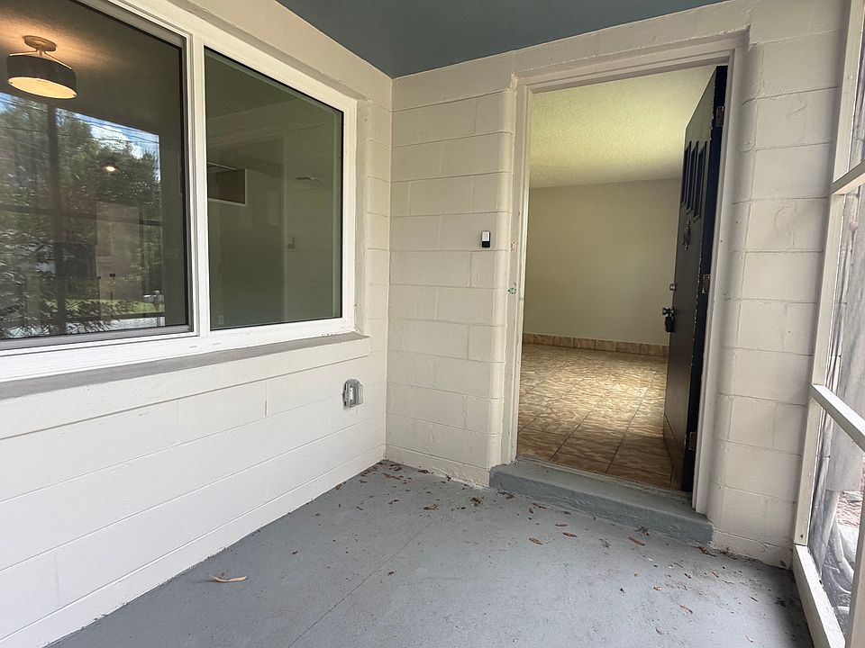 1st image of 1008 N Baker St