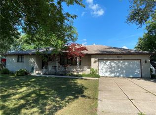 7227 Graydon Dr, North Tonawanda, NY 14120