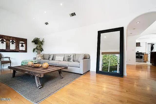 748 N La Jolla Ave — Photo 3
