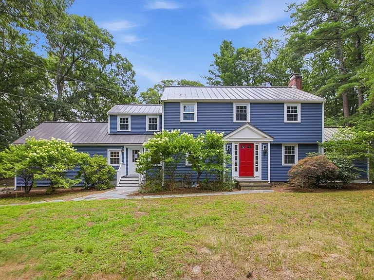 56 Arrowhead Rd — Photo 1