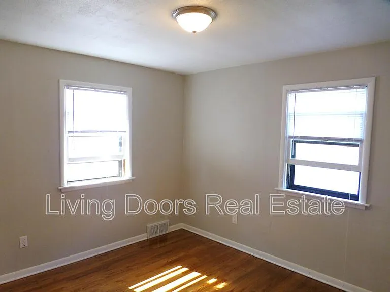 3701 Lewis Ave — Photo 11