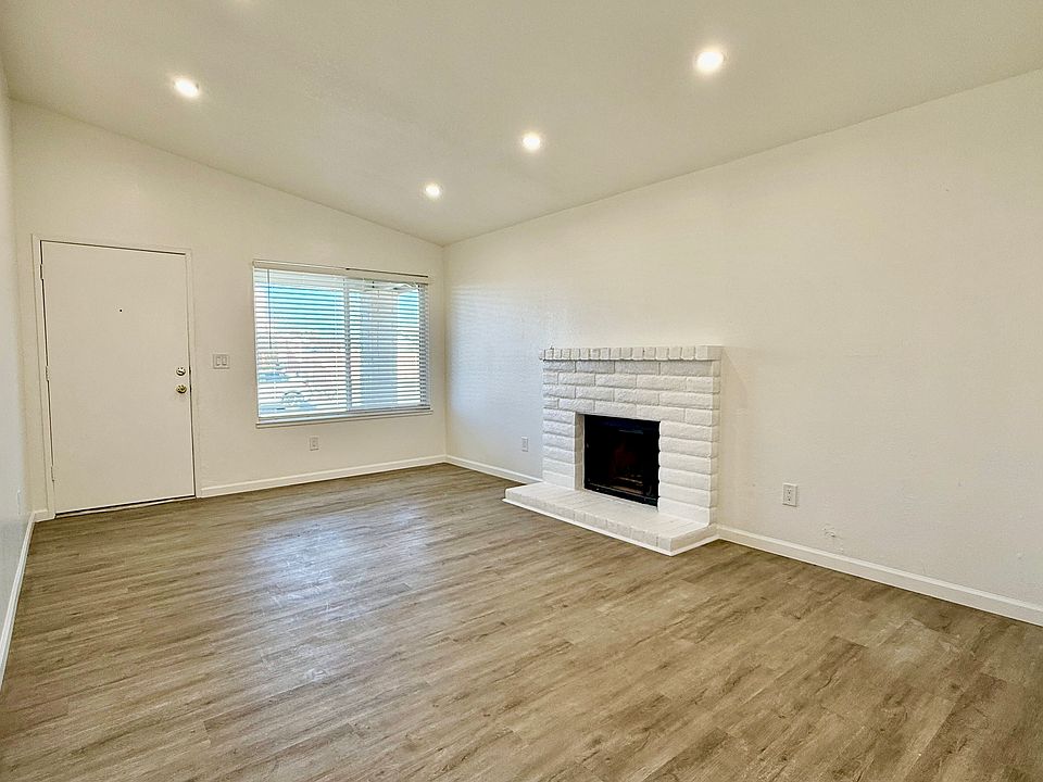 Spacious living room
