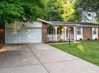 630 Riverside Dr, Saint Charles, MO 63304