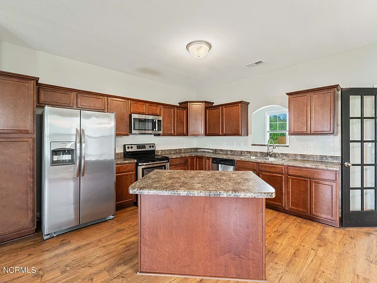 607 Drummond Grove Ln — Photo 5
