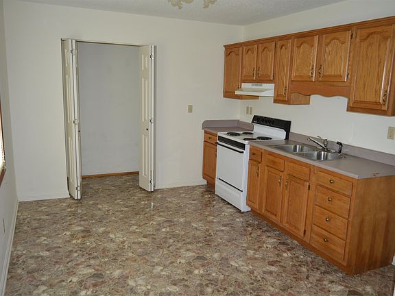4th image of 115 Hylander Dr APT 8