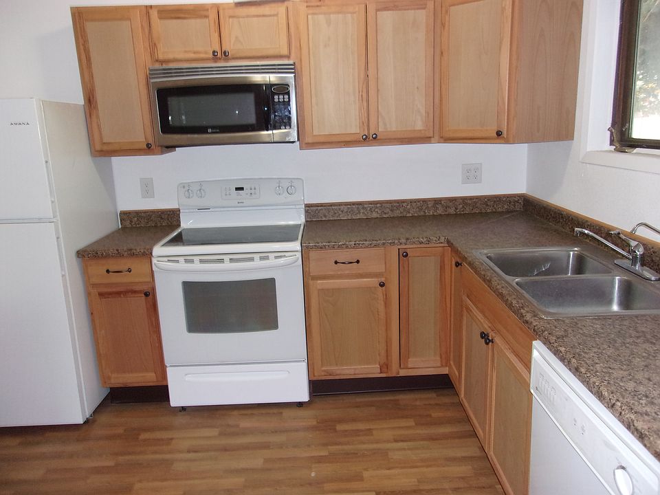 2nd image of 421 Sheridan St