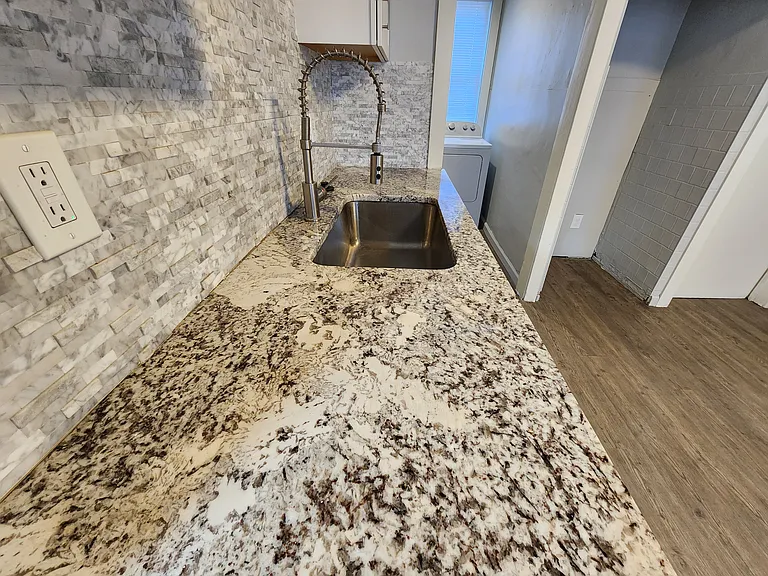3415 Roehl Ave #1 — Photo 8