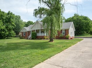 102 Deerwood Dr, Hendersonville, TN 37075