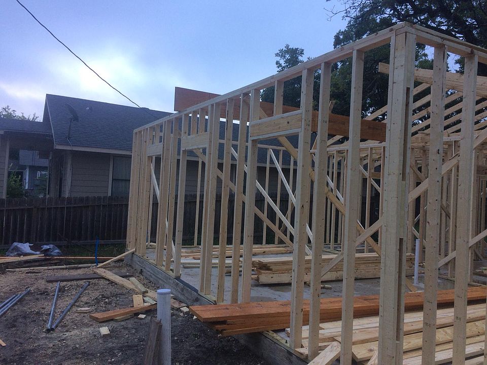2nd image of 1542 Flanders Ave