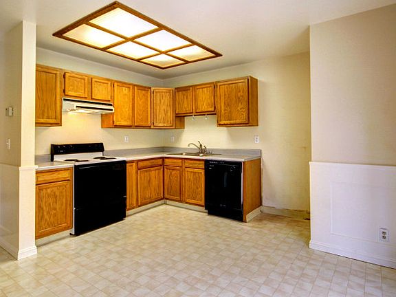 3rd image of 5990 Tandera Ave